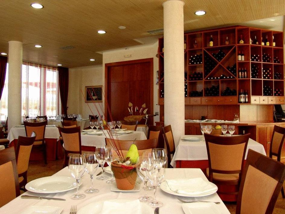 Complejo El Carrascal Hotel Munana Luaran gambar
